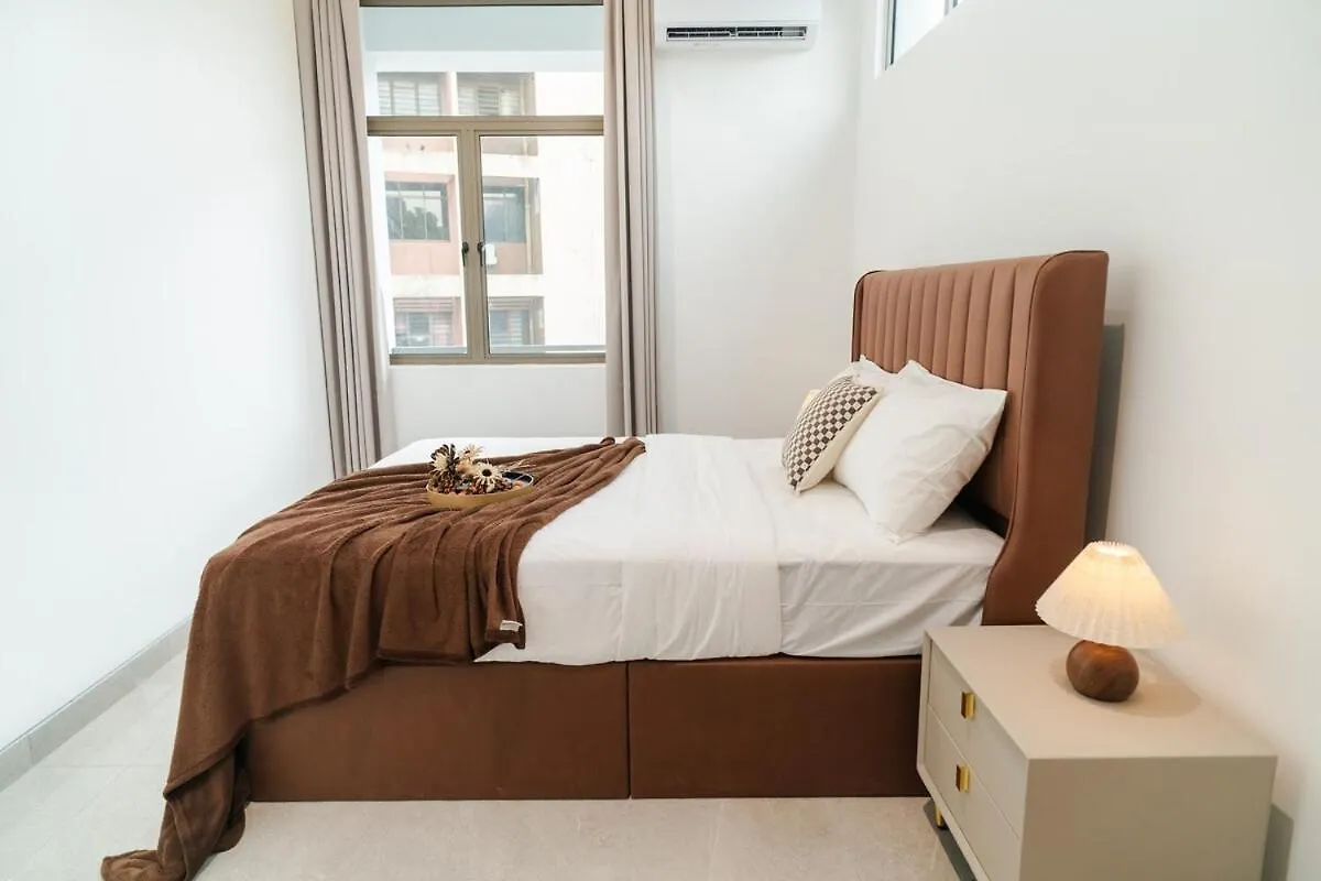 Georgetown Modern Brown-Colored Ktv 5Br 18Pax H