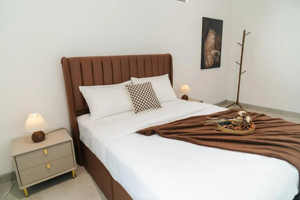 Georgetown Modern Brown-Colored Ktv 5Br 18Pax H 0*, 乔治敦